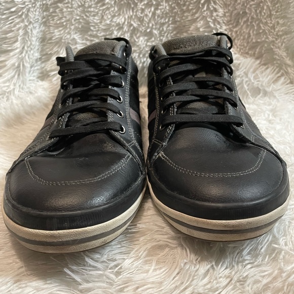 Skechers Relaxed Fit Mens Size 10  Leather Lace Up,  Sneakers SN 63619. - Picture 3 of 6